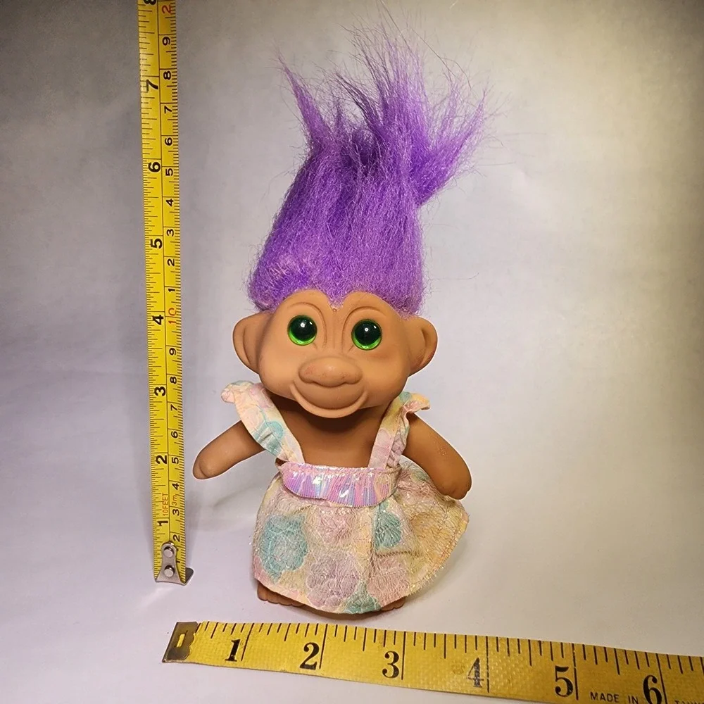 Troll, 5" Purple Hair & Yellow Eyes, Shimmery‎ Floral Dress, Pink Hair Pin - Picture 2 of 5
